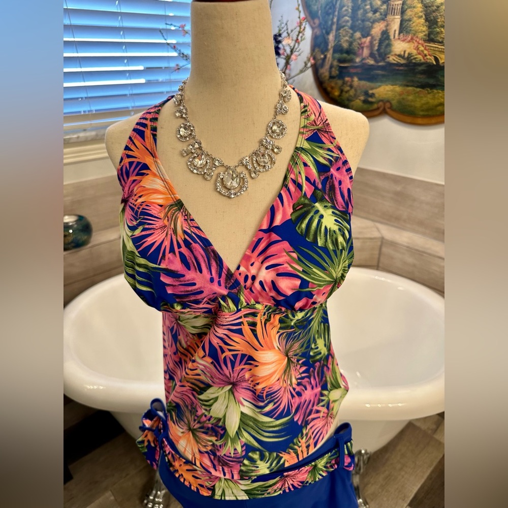 Marina West Halter Tankini Style Suit with Shorts and belt floral - Picture 11 of 12